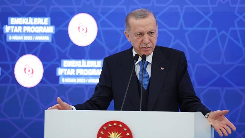 Erdoğan'dan muhalefete: Ekonomiyi iki günde yerle yeksan edip Avrupa'ya Amerika'ya gidip memur maaşı ödemek için para dilenecekler