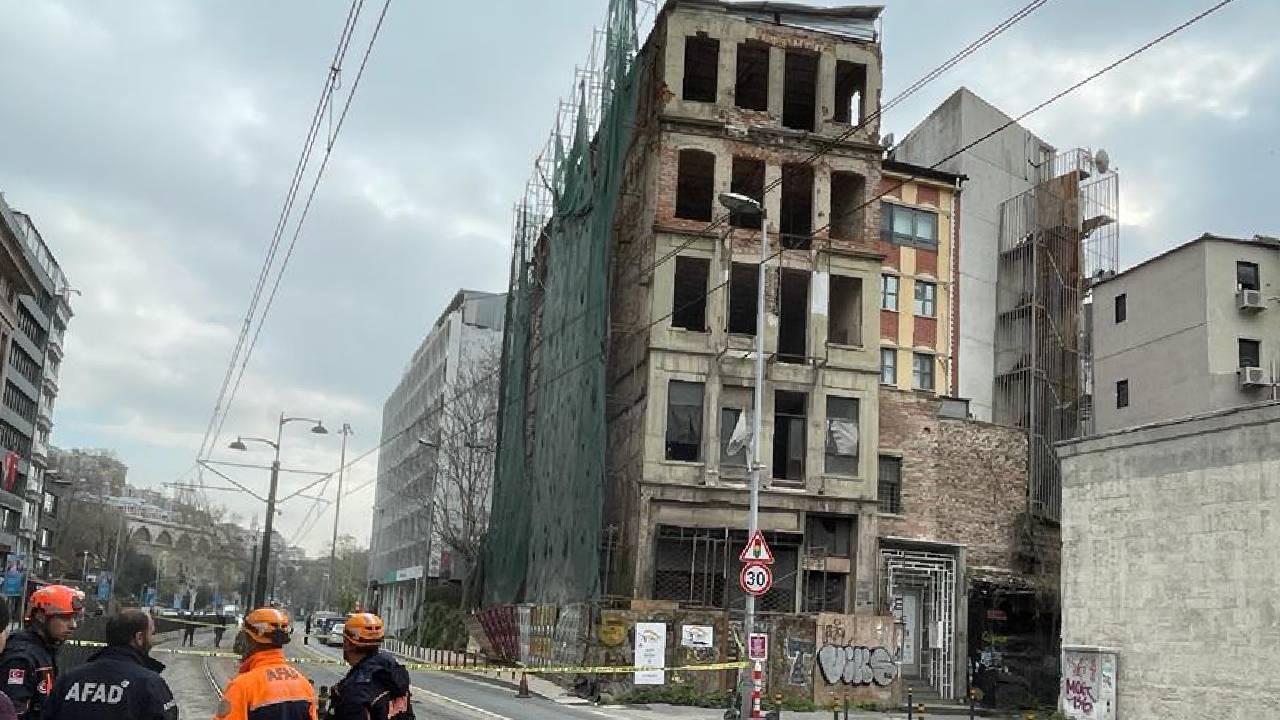 Güvenlik önlemleri alınmıştı: Karaköy'deki metruk bina çöktü 