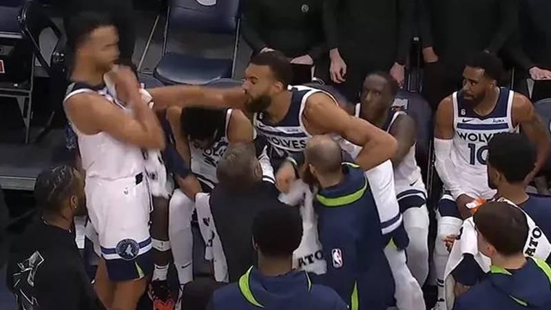 Minnesota Timberwolves pivotu Gobert, yumruk attığı takım arkadaşı Anderson'dan, özür diledi