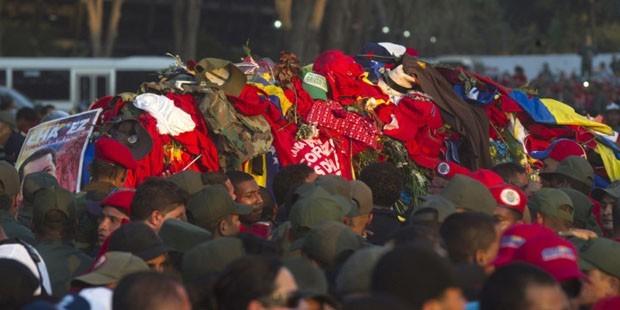 Venezuela'da milyonlar Chavez için yürüdü 