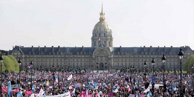 Paris'te eşcinsel evlilik eylemleri