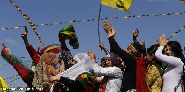 Diyarbakır'daki Nevruz kutlamalarından kareler 