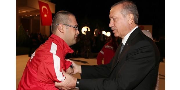 Köşk fotoğrafçılarının objektifinden Erdoğan'ın ilk resepsiyonu 