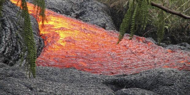 Hawaii şelaleleri ya da plajlarıyla değil, bu sefer yanardağıyla gündemde