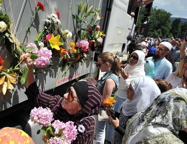 Srebrenitsa katliamının 21. yıldönümünde, kimliği tespit edilen 127 kurban daha defnedildi