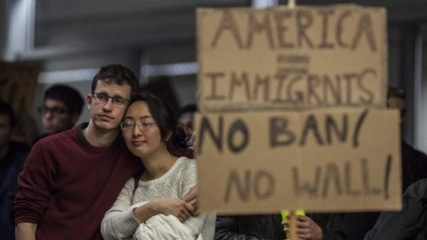 Fotoğraflarla Trump'ın vize yasağına karşı protestolar