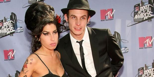 Amy Winehouse'tan gelen SMS, komaya soktu