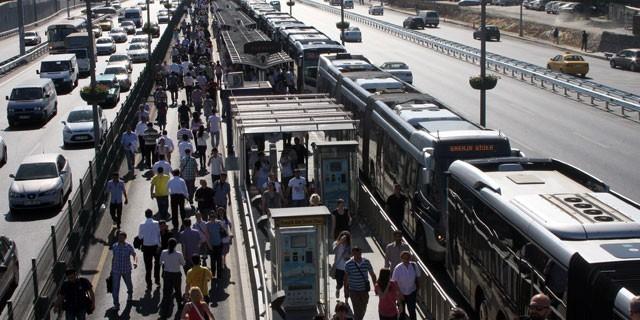 Durdurulan metrobüs seferleri yeniden başladı 