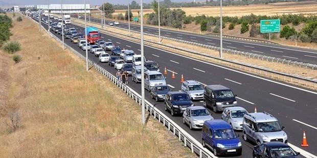 TEM'de 15 kilometrelik bayram trafiği