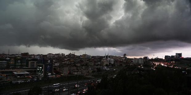 İstanbul karanlıkta kaldı