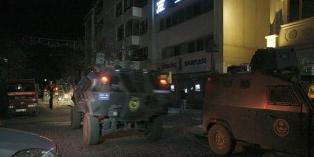 Diyarbakır’da olaylı gece, patlama ve çatışma sesleri