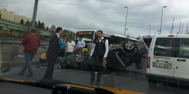 Acıbadem'de trafik kazası; 1 kişi ağır yaralı