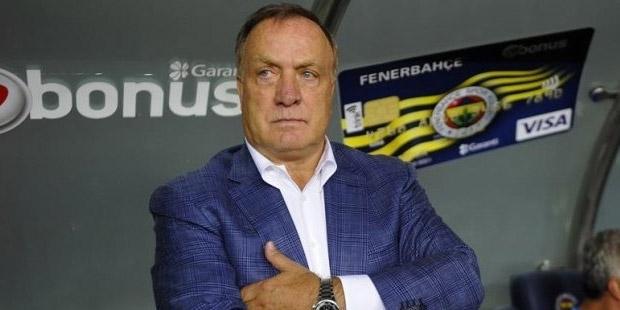 Advocaat, Pereira'yı aratıyor