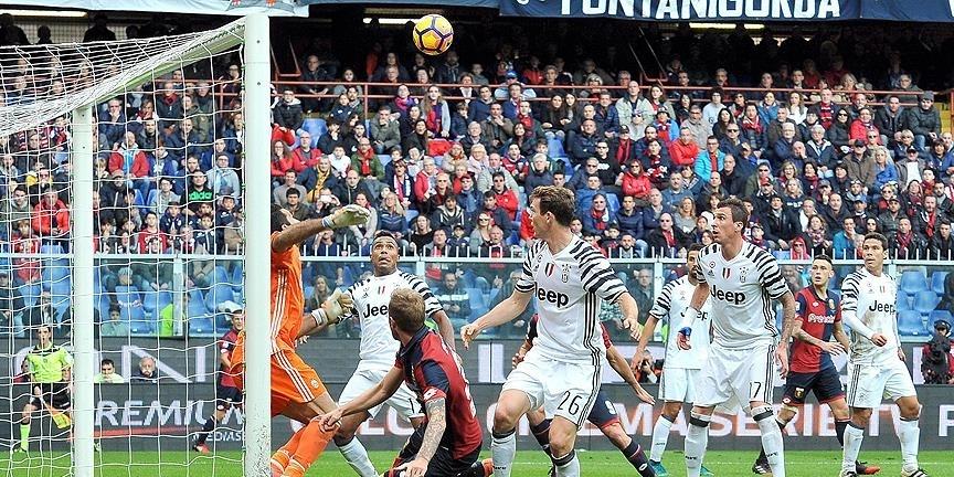 Lider Genoa'ya takıldı 