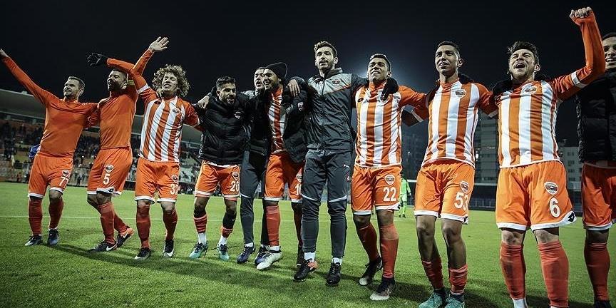 Adanaspor'un çıkışı sürüyor