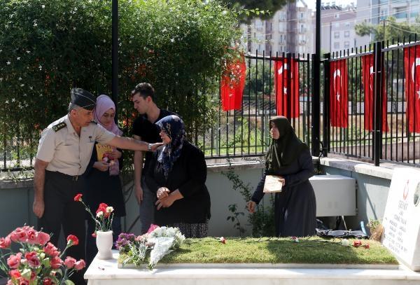 Mezarlıklarda bayram yoğunluğu