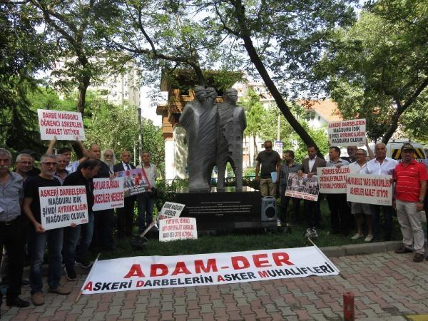  Kadıköy'de darbe protestosu 