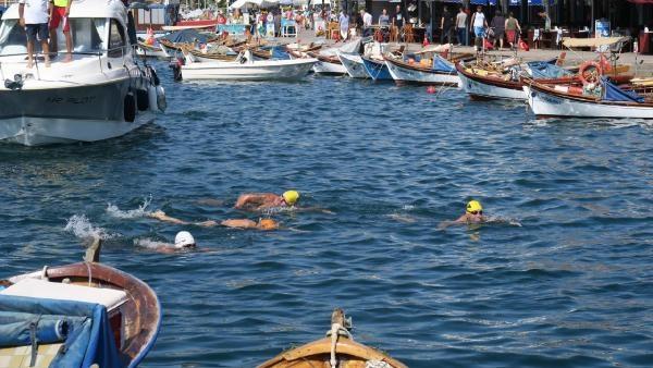 Karaburun'dan Foça'ya yüzdüler