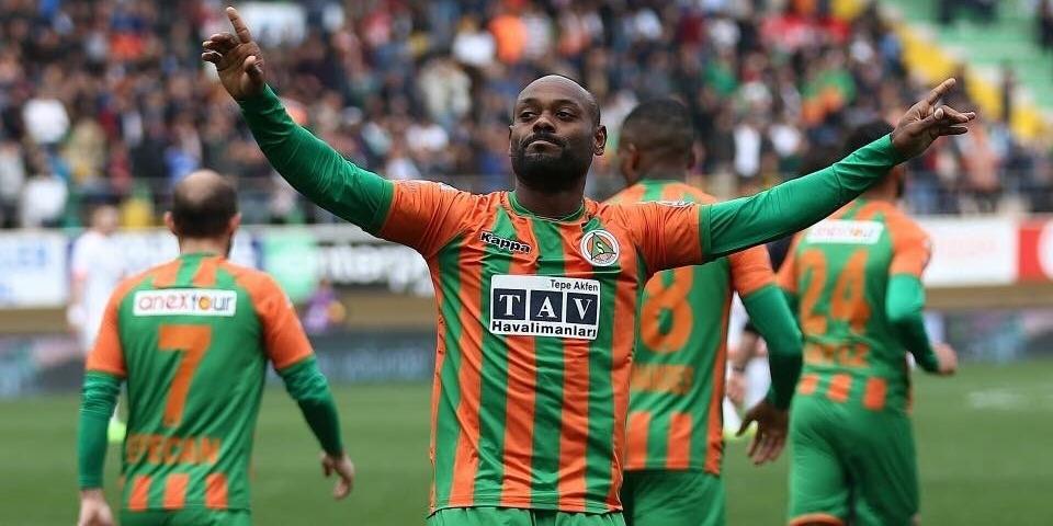 Vagner Love durdurulamıyor!