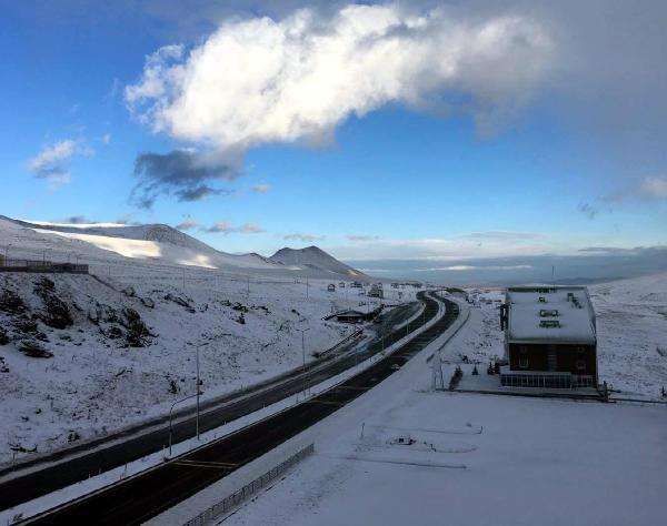 Erciyes beyaza büründü