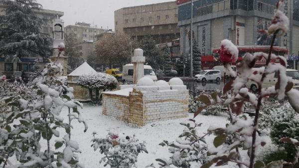 Niğde'ye kar yağışı