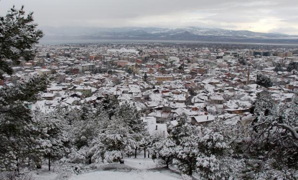 Burdur kar altında