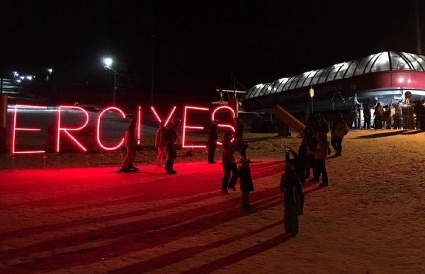 Erciyes'te gece kayağı 