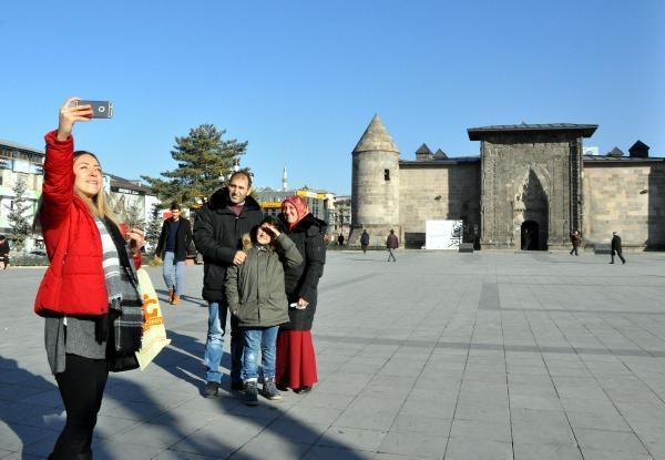 Erzurum'da şaşırtan sıcaklar