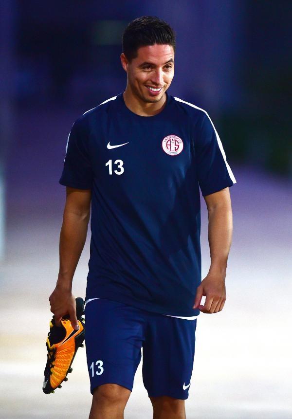 Antalyaspor, Nasri'yi gönderiyor