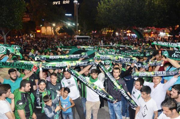 Denizlispor'dan renkli kutlama