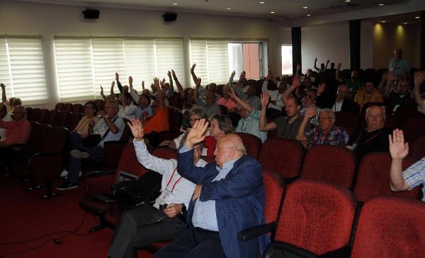 Karşıyaka'da yönetime güvenoyu 