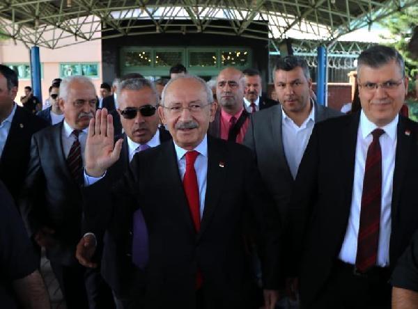 Kılıçdaroğlu, Adana'ya geldi