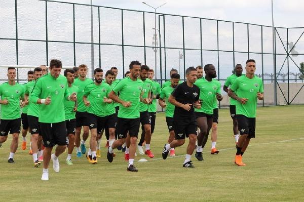 Akhisarspor kampa girdi