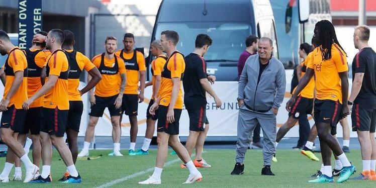 Terim'in yüzü gülüyor