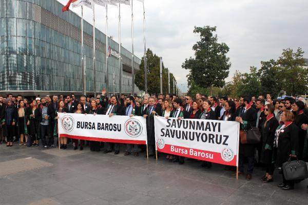 Bursa'da avukatlardan protesto