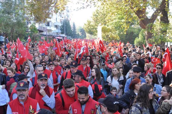 Eskişehir'de Cumhuriyet yürüyüşü