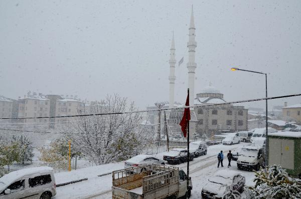 Darende, beyaza büründü