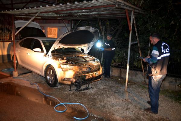 Otomobili kundaklayıp, kaçtı