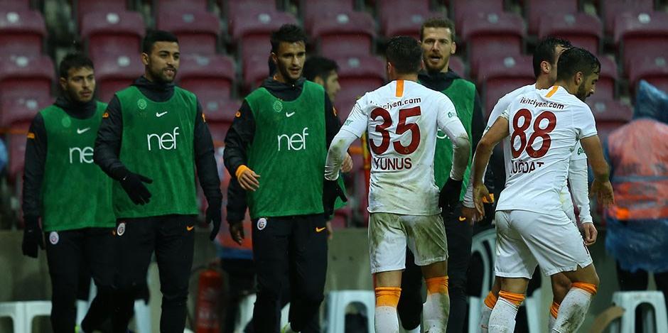 Galatasaray gençleriyle turladı