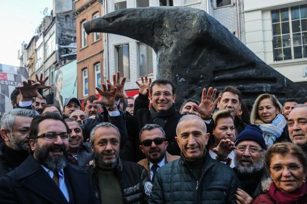 İmamoğlu'ndan 'Çarşı'ya ziyaret