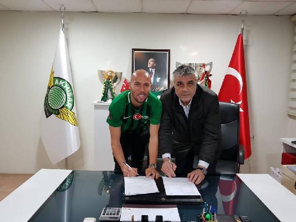 Akhisarspor'da Cocalic imzaladı