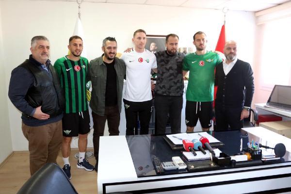 Akhisarspor'dan üçlü imza